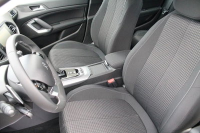 Peugeot 308 BlueHDi 130 S&S EAT8 Active Business (11)