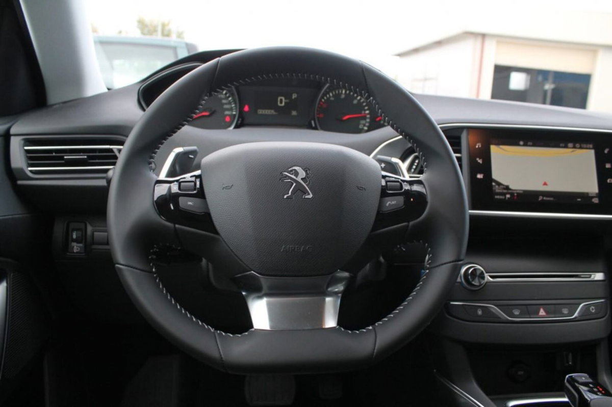 Peugeot 308 BlueHDi 130 S&S EAT8 Active Business (8)