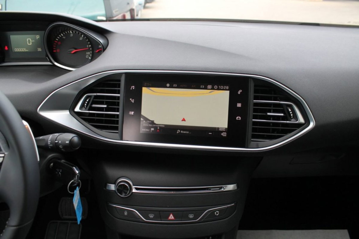 Peugeot 308 BlueHDi 130 S&S EAT8 Active Business (9)