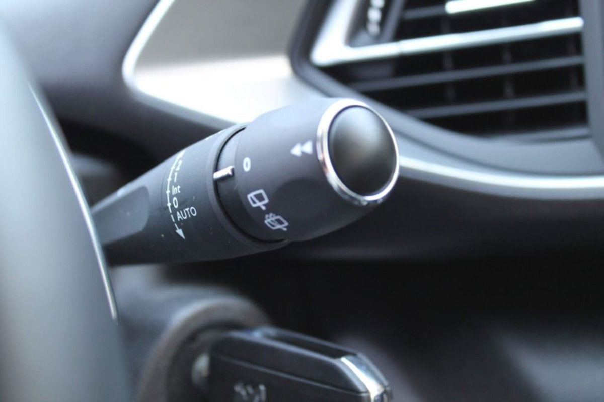Peugeot 308 SW BlueHDi 130 S&S EAT8 Active Business (18)