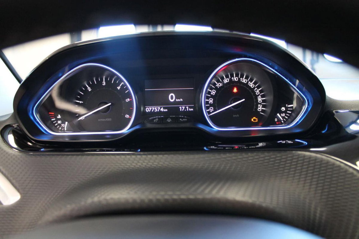 Peugeot 2008 120 S&S Allure (10)