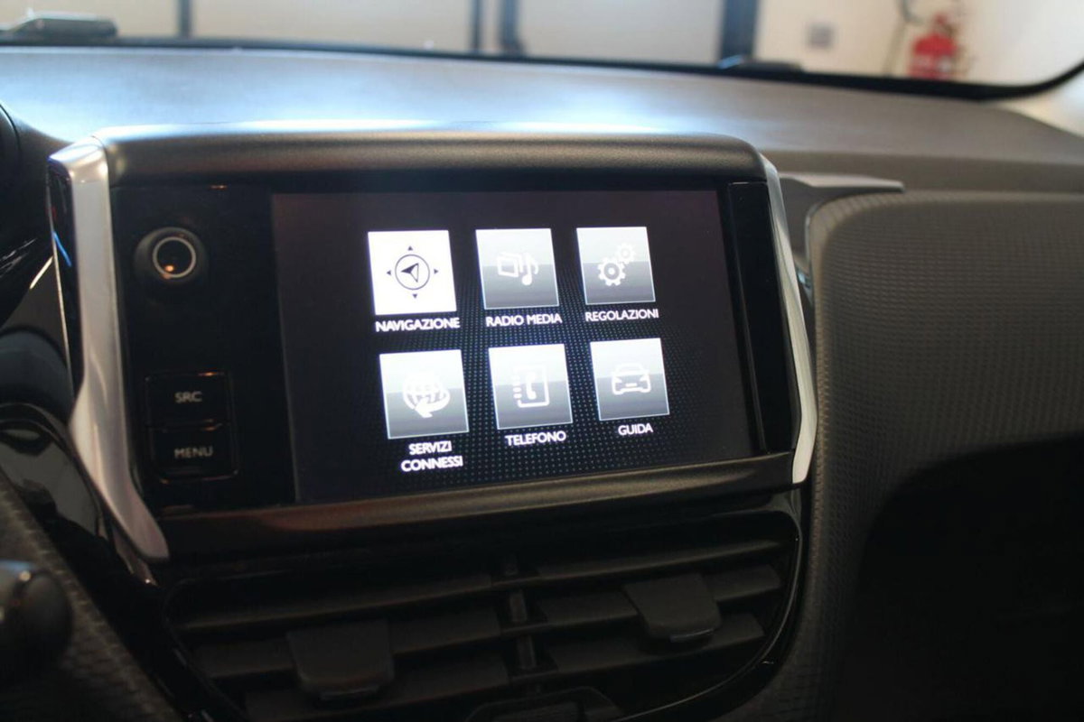 Peugeot 2008 120 S&S Allure (19)