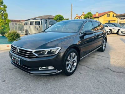 Volkswagen Passat Variant 2.0 TDI DSG Highline BlueMotion Technology usata