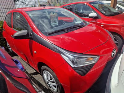 Toyota Aygo 1.0 VVT-i 72 CV 5 porte x-cool MMT usata