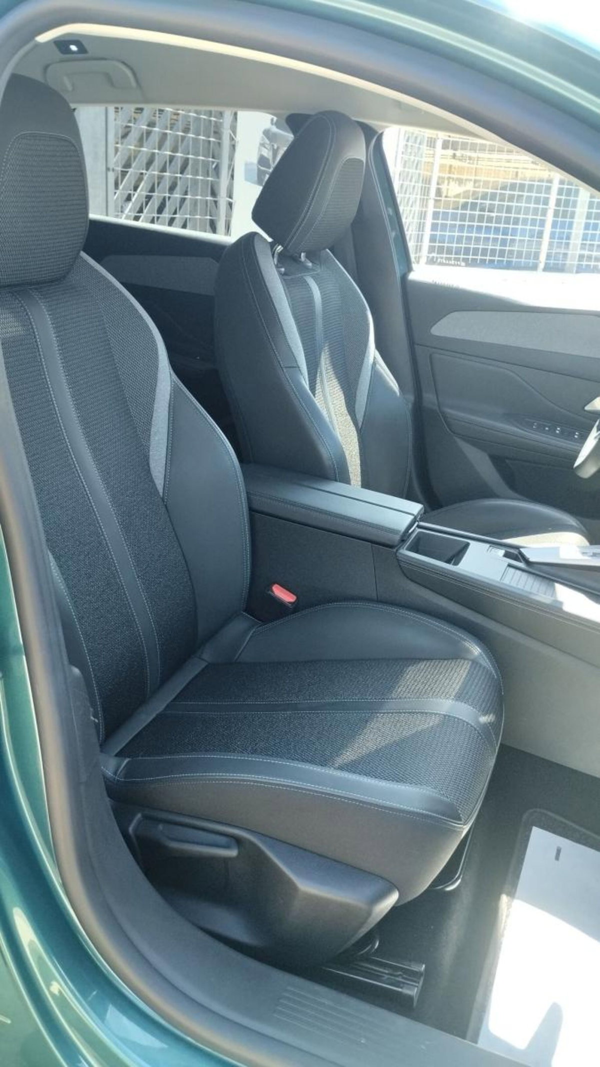 Peugeot 308 SW BlueHDi 130 S&S EAT6 Allure (10)