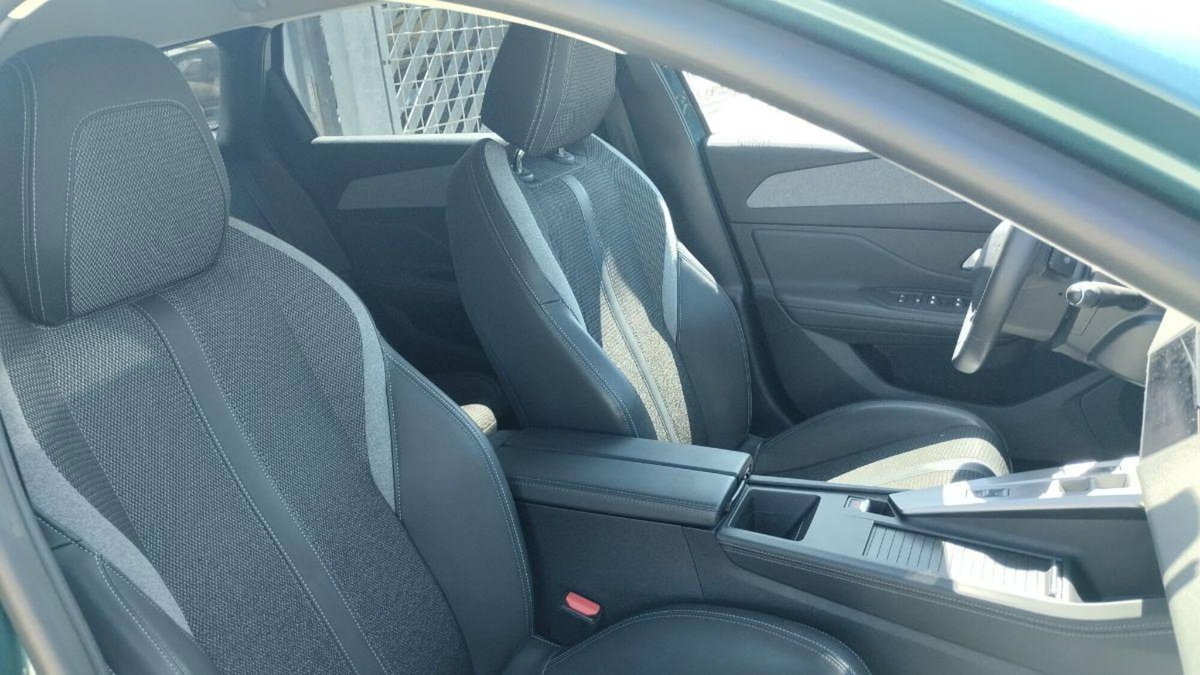 Peugeot 308 SW BlueHDi 130 S&S EAT6 Allure (17)
