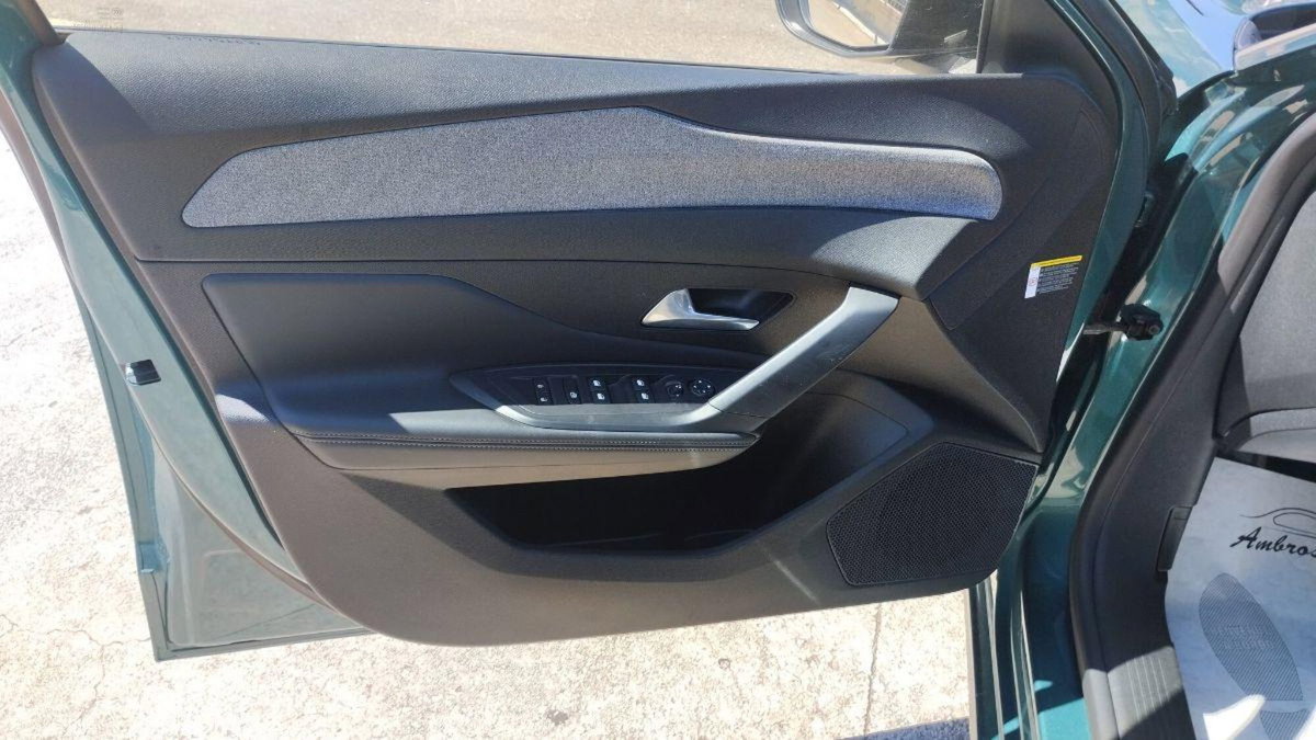 Peugeot 308 SW BlueHDi 130 S&S EAT6 Allure (18)