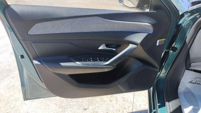 Peugeot 308 SW BlueHDi 130 S&S EAT6 Allure (18)