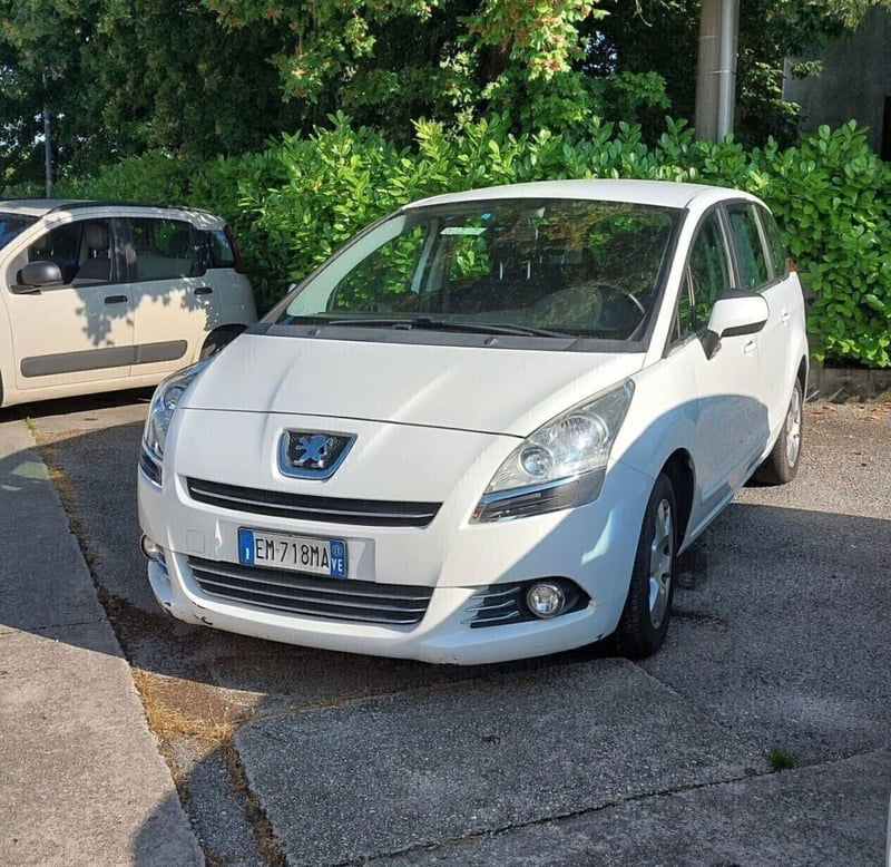 Peugeot 5008 1.6 HDi 112CV Allure