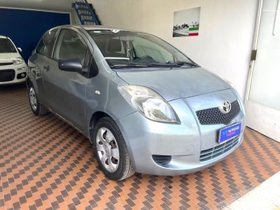 Toyota Yaris 1.0 3 porte usata