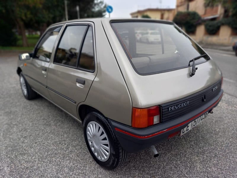 Peugeot 205 5 porte GR