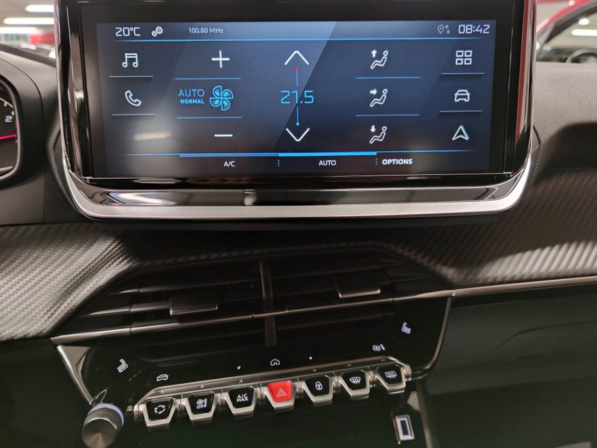 Peugeot 2008 1.2 puretech Style s&s 100cv (16)