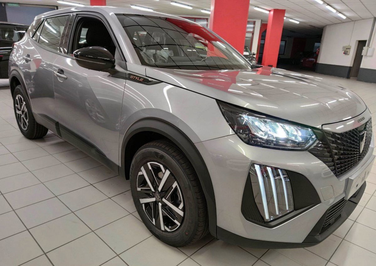Peugeot 2008 1.2 puretech Style s&s 100cv (3)