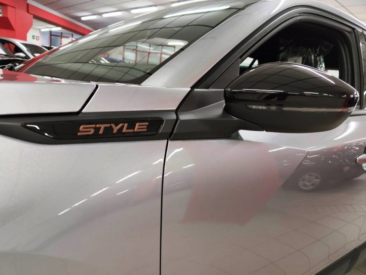 Peugeot 2008 1.2 puretech Style s&s 100cv (9)