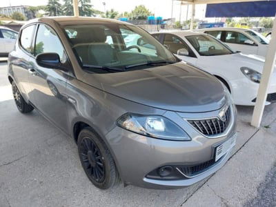 Lancia Ypsilon 1.0 FireFly 5 porte S&S Hybrid Ecochic Gold usata