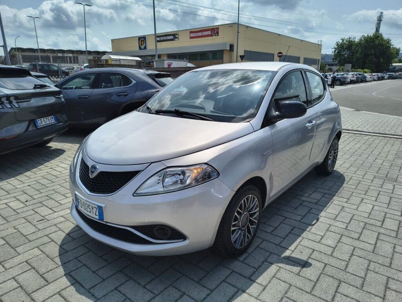 Lancia Ypsilon 1.2 69 CV 5 porte Gold