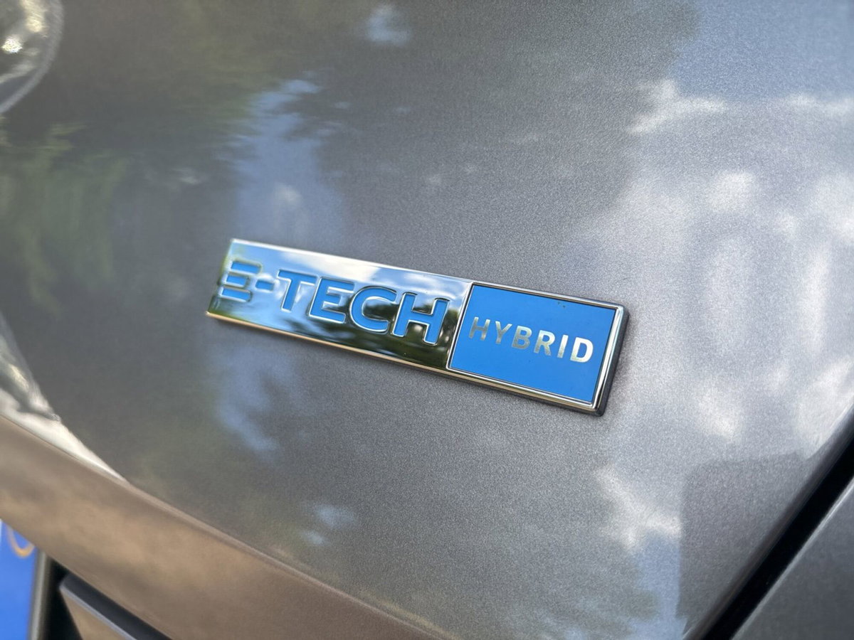 Renault Captur Full Hybrid E-Tech 145 CV Intens (11)