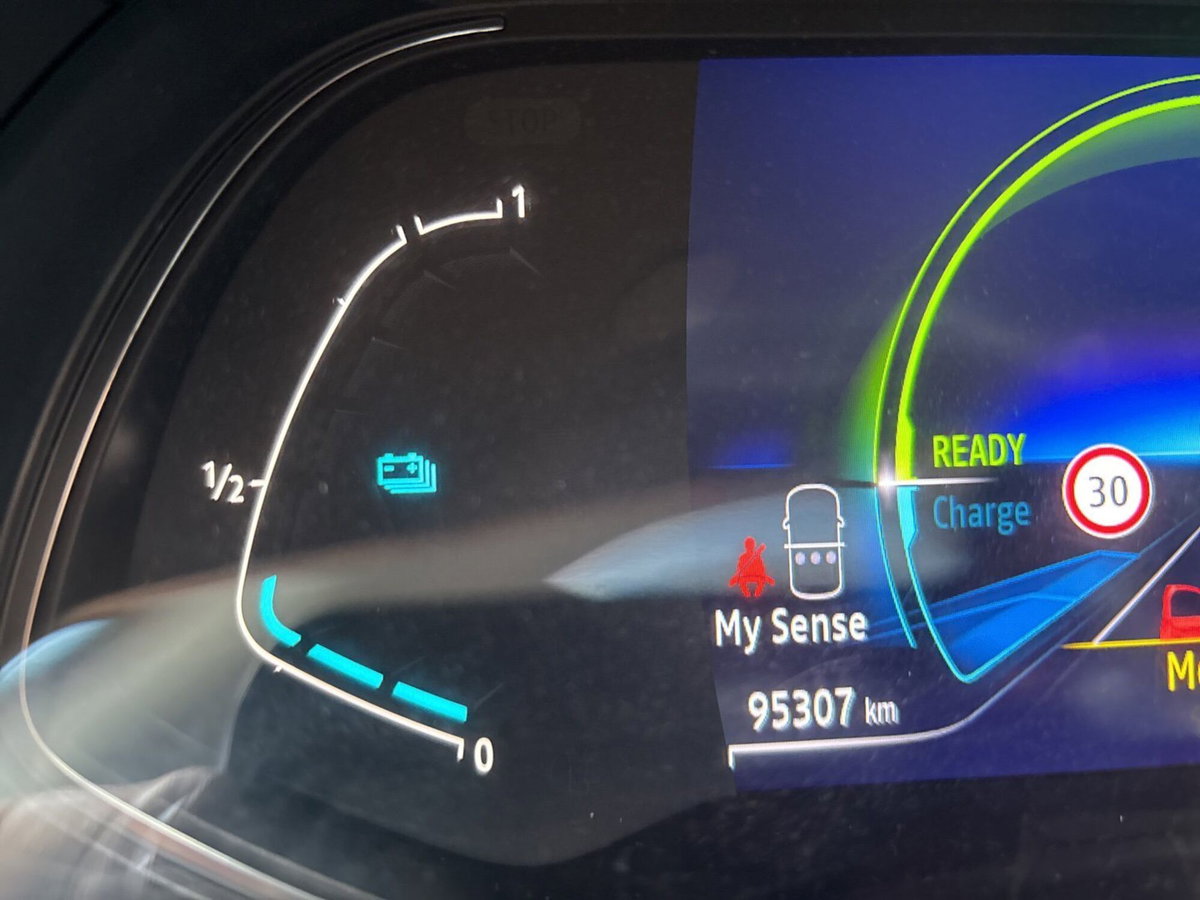 Renault Captur Full Hybrid E-Tech 145 CV Intens (16)