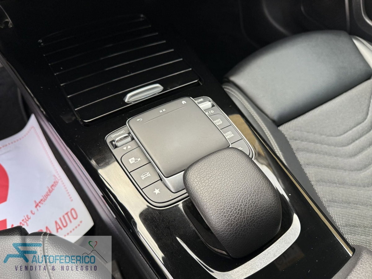 Mercedes-Benz Classe A Sedan 180 d Automatic 4p. Sport (11)
