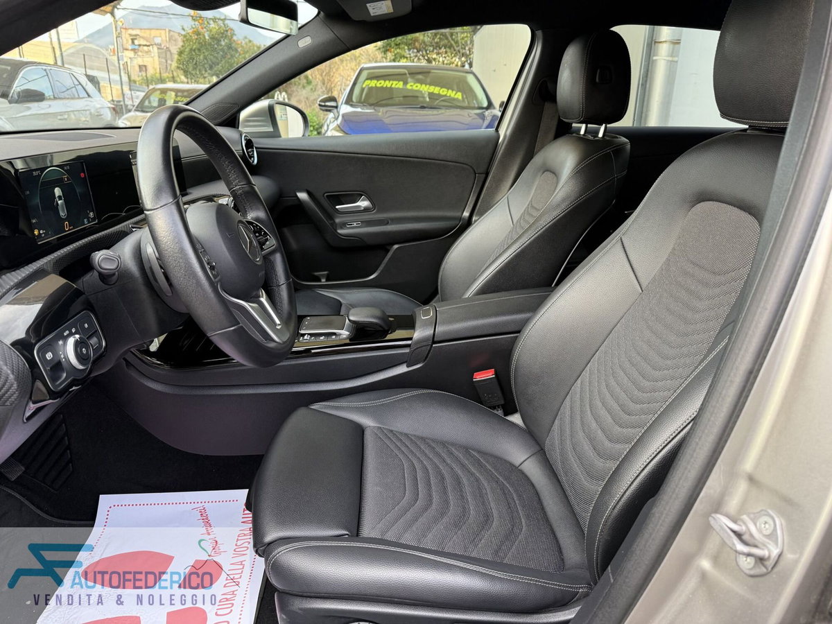 Mercedes-Benz Classe A Sedan 180 d Automatic 4p. Sport (12)