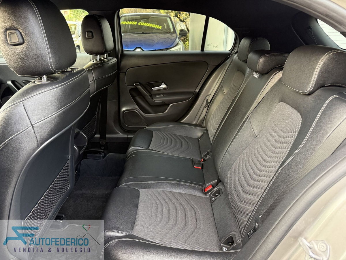 Mercedes-Benz Classe A Sedan 180 d Automatic 4p. Sport (13)