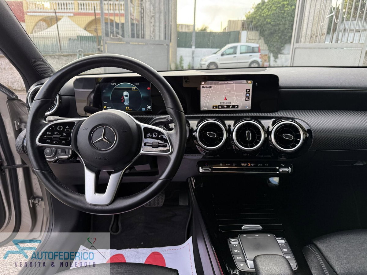 Mercedes-Benz Classe A Sedan 180 d Automatic 4p. Sport (14)