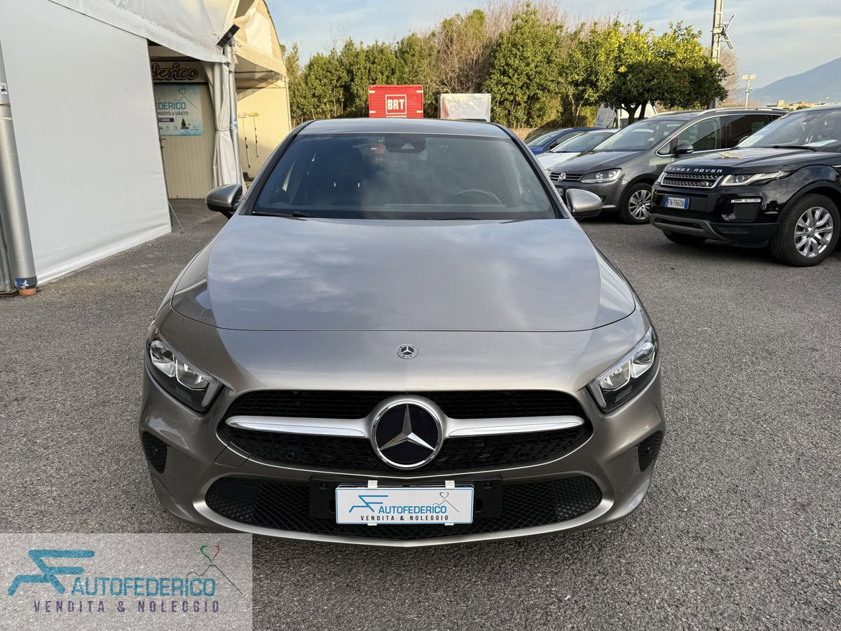 Mercedes-Benz Classe A Sedan 180 d Automatic 4p. Sport (2)