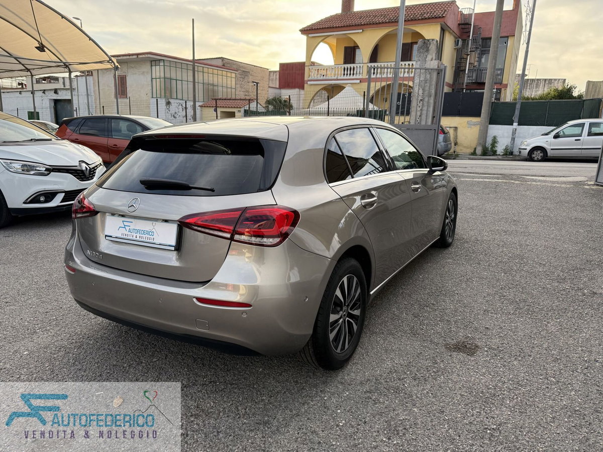 Mercedes-Benz Classe A Sedan 180 d Automatic 4p. Sport (4)