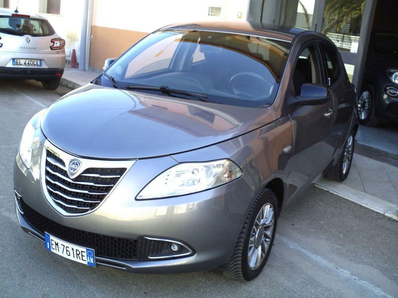Lancia Ypsilon 1.3 MJT 16V 95 CV 5 porte S&S Silver