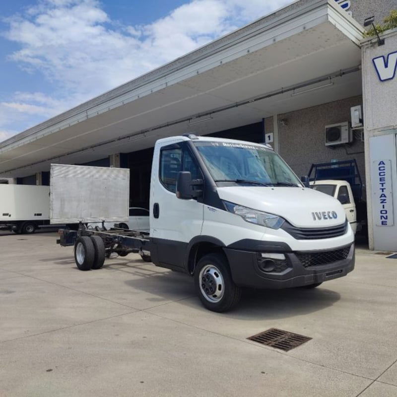 Iveco Daily Telaio 35C14 BTor 2.3 HPT PLM-RG Cabinato