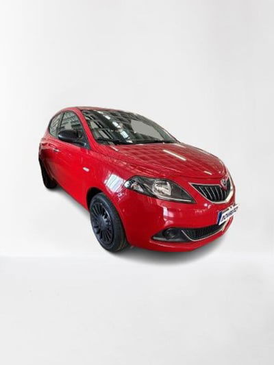 Lancia Ypsilon 1.0 FireFly 5 porte S&S Hybrid Ecochic Silver usata