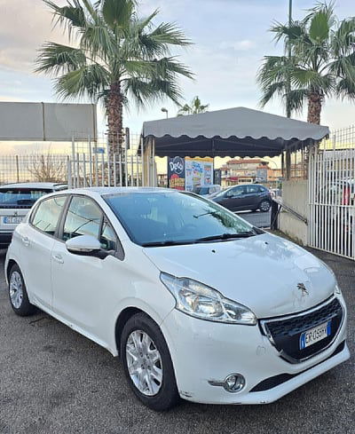 Peugeot 208 HDi 68 CV 5 porte Allure usata