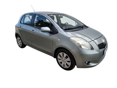 Toyota Yaris 1.3 5 porte Luna usata