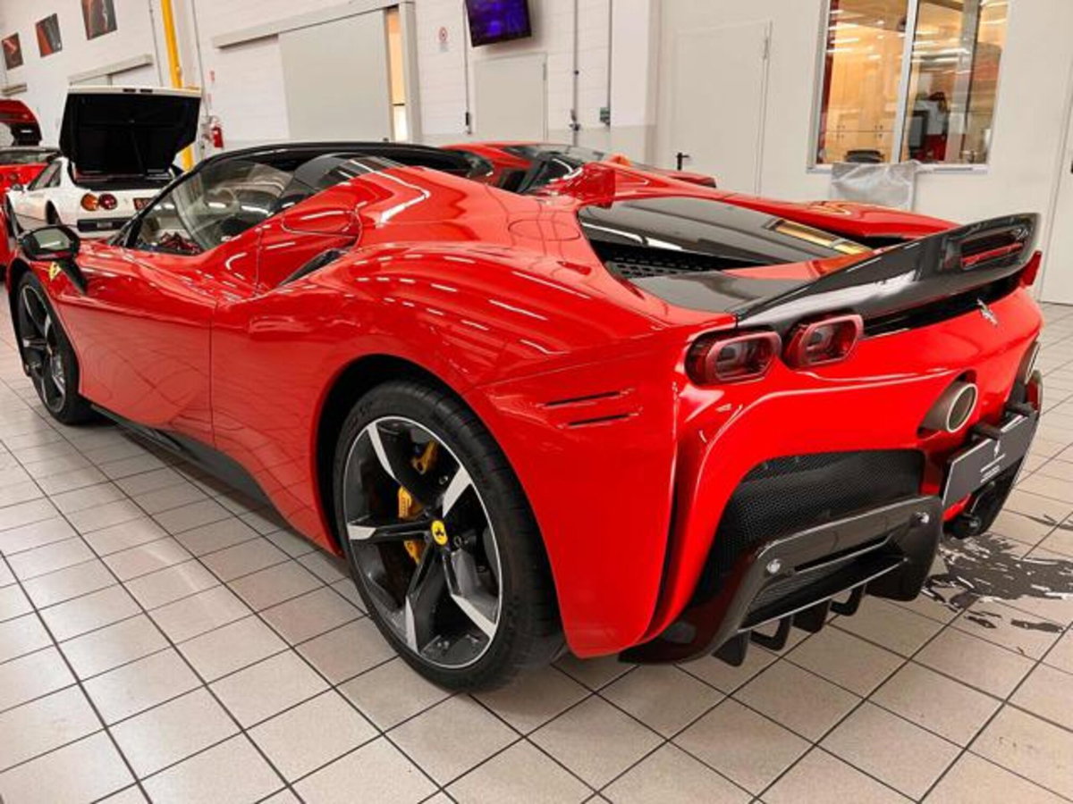 Ferrari SF90 Spider 4.0 F1 (4)