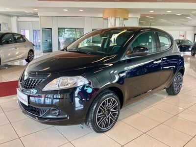 Lancia Ypsilon 1.0 FireFly 5 porte S&S Hybrid Ecochic A. Ferretti usata