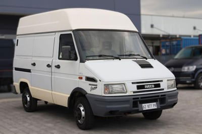 Iveco Daily Furgone 30.8 2.8 Diesel PL-TA Furg. Basic usato