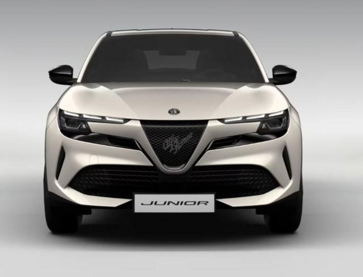 Alfa Romeo Junior 1.2 ibrida Q4 Edizione Luna Rossa 145cv edct6 (4)