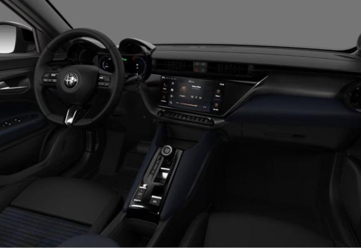 Alfa Romeo Junior 1.2 ibrida Q4 Edizione Luna Rossa 145cv edct6 (7)