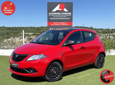 Lancia Ypsilon 1.0 FireFly 5 porte S&S Hybrid Ecochic Silver usata