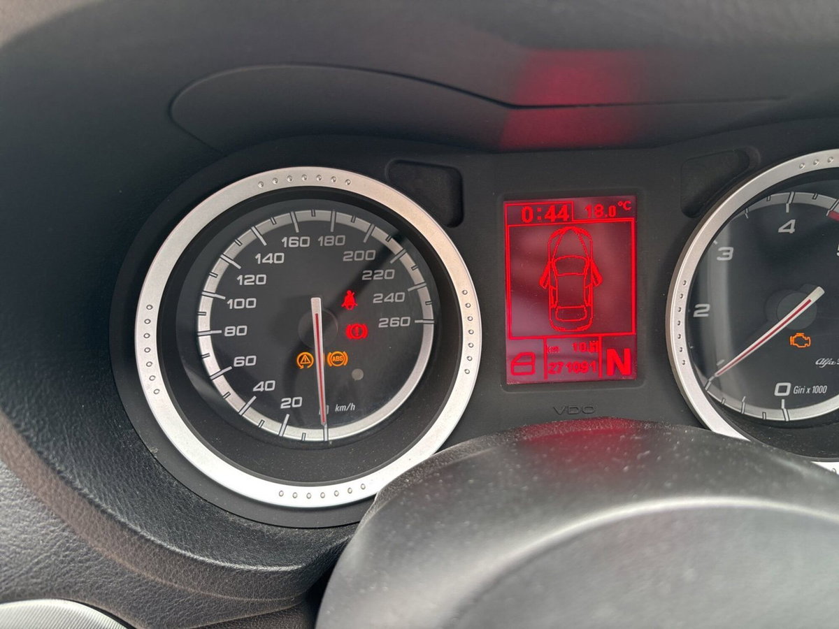 Alfa Romeo 159 SportWagon 1.9 JTDm 150CV Sportwagon Distinctive Q-Tronic (13)