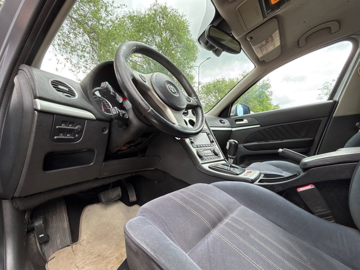 Alfa Romeo 159 SportWagon 1.9 JTDm 150CV Sportwagon Distinctive Q-Tronic (14)