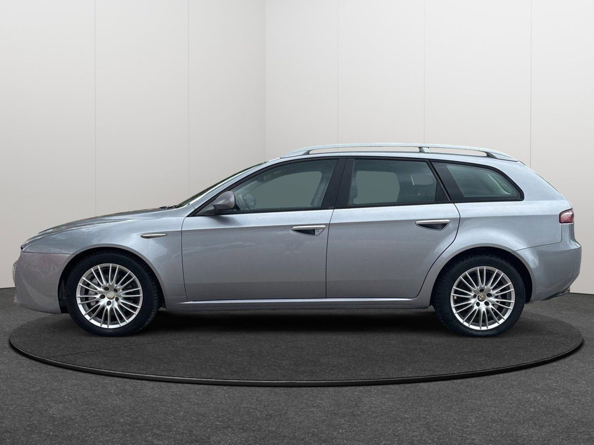 Alfa Romeo 159 SportWagon 1.9 JTDm 150CV Sportwagon Distinctive Q-Tronic (2)