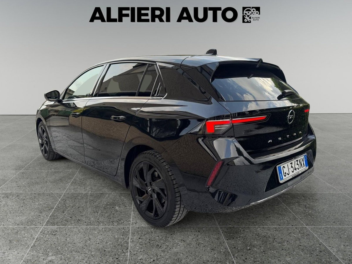 Opel Astra 1.5 Turbo Diesel 130 CV AT8 Business Elegance (4)