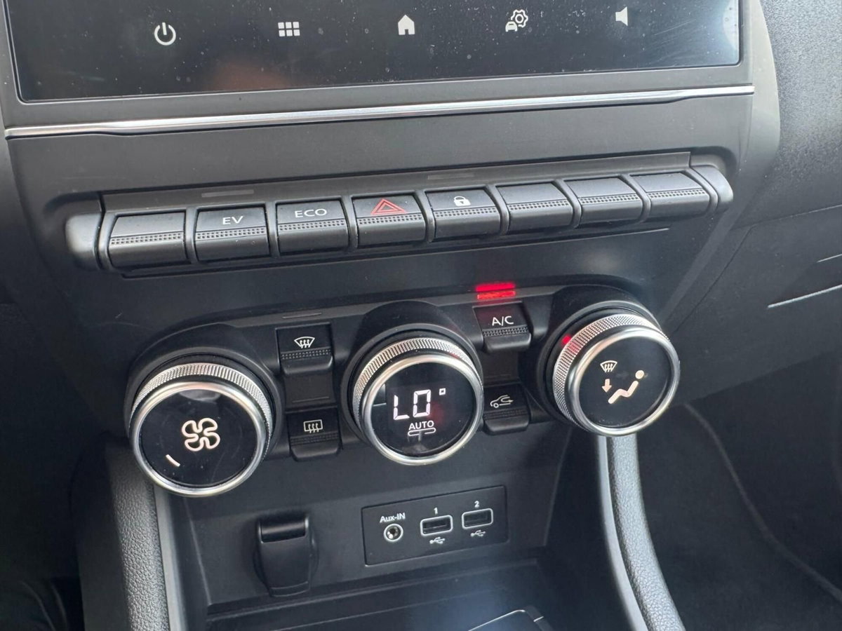 Renault Captur Full Hybrid E-Tech 145 CV Initiale Paris (20)