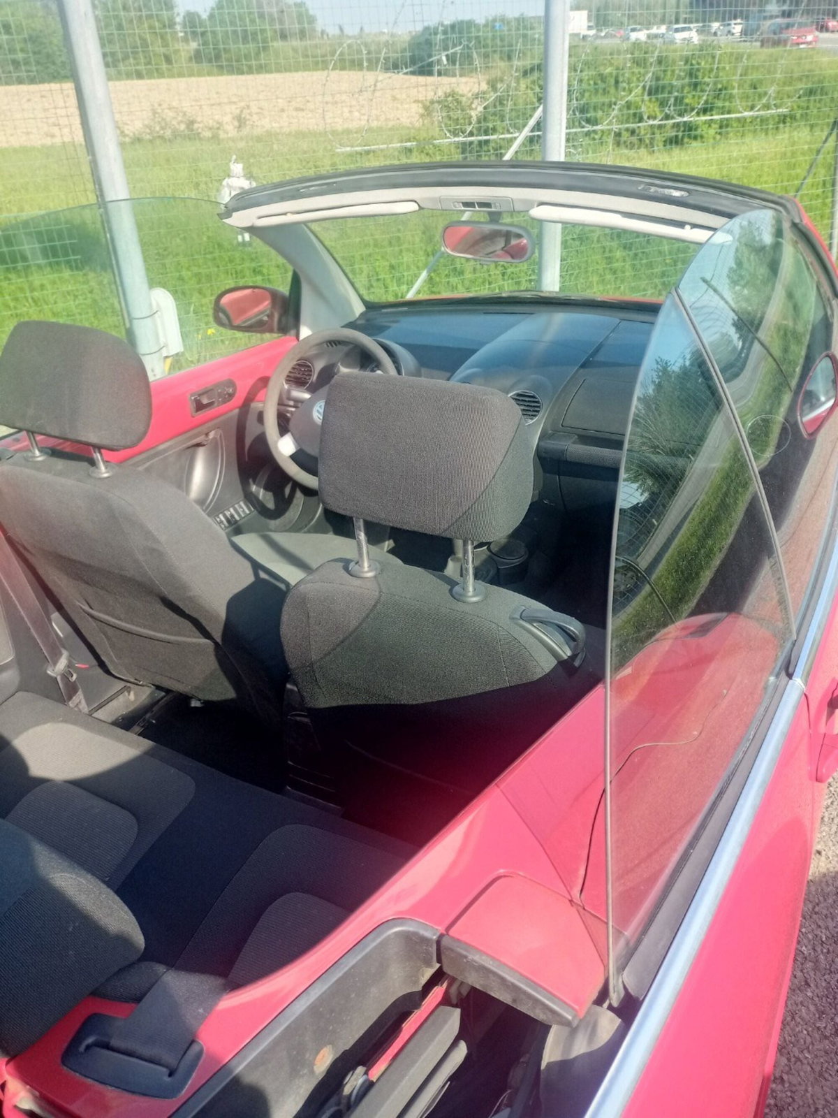 Volkswagen New Beetle Cabrio TDI 105CV (3)