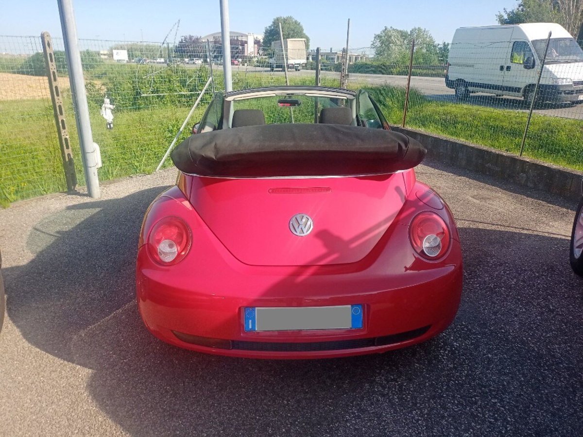 Volkswagen New Beetle Cabrio TDI 105CV (4)