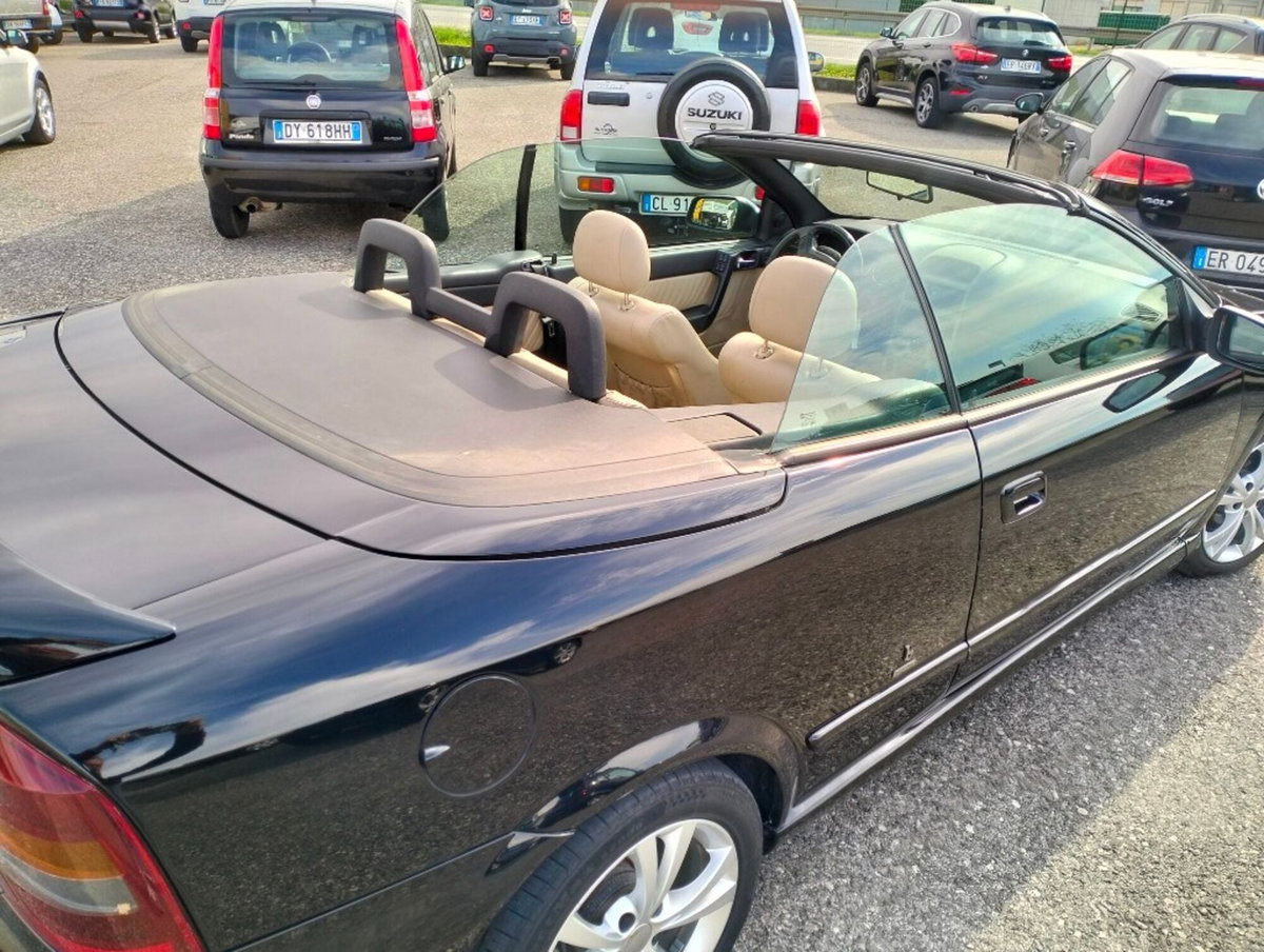 Opel Astra Cabrio 2.2 16V DTI cat Anniversary (2)