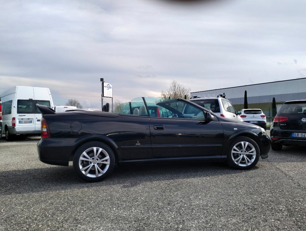 Opel Astra Cabrio 2.2 16V DTI cat Anniversary (5)