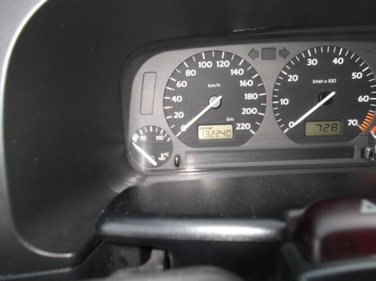 Volkswagen Golf Cabrio 1.6 cat Sport (4)