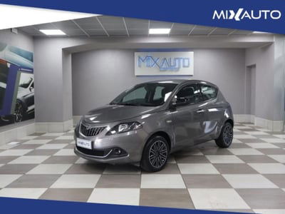 Lancia Ypsilon 1.0 FireFly 5 porte S&S Hybrid Ecochic Gold usata